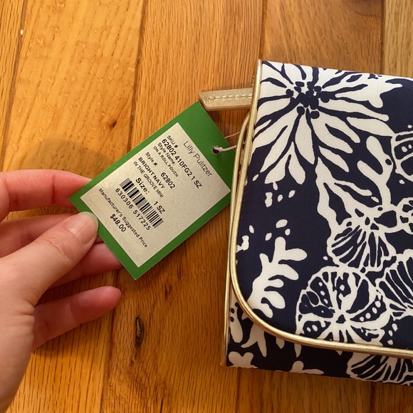 NWT Lilly Pulitzer Clutch - Picture 3 of 3